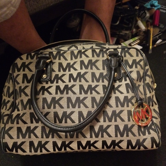 Michael Kors purse - Picture 1 of 4